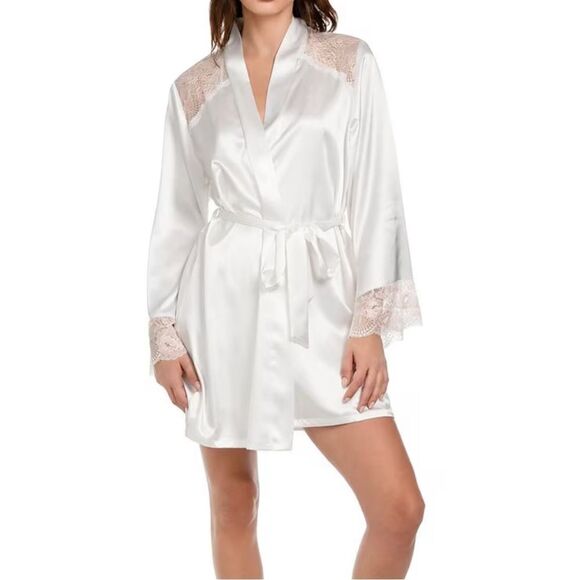 In Bloom Elegant White Lace Trim Robe NWT - Picture 1 of 2